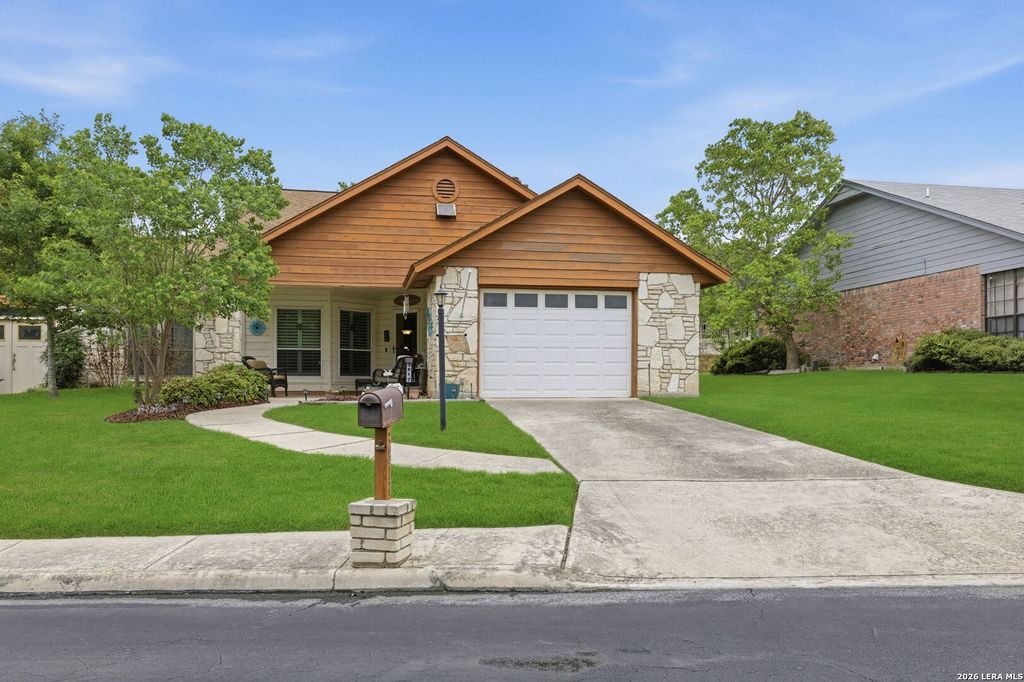 3817 HUNTERS GLN, Schertz, TX 78108