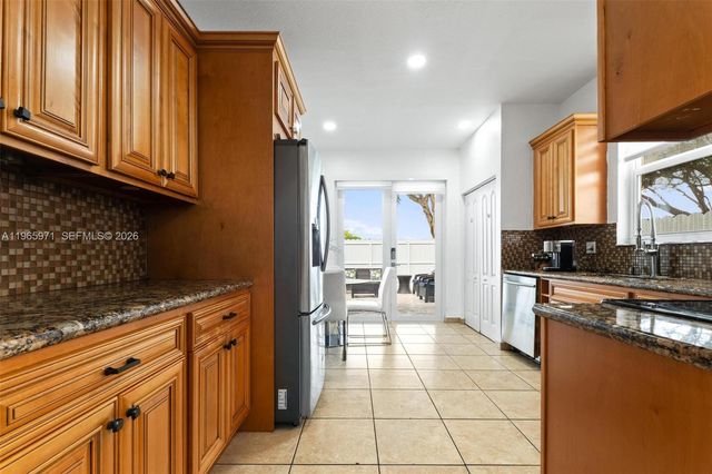 2328 NE 37th Ter, Homestead, FL 33033