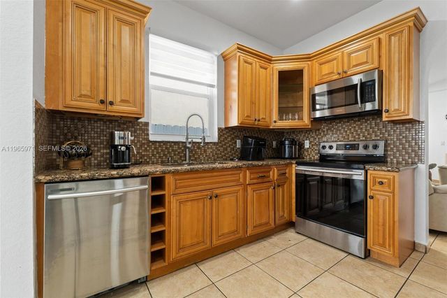 2328 NE 37th Ter, Homestead, FL 33033