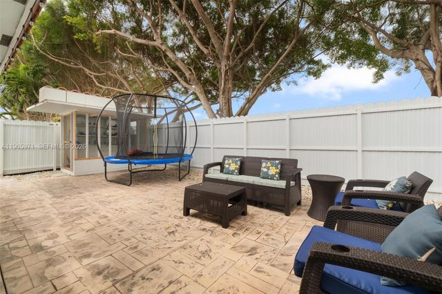 2328 NE 37th Ter, Homestead, FL 33033