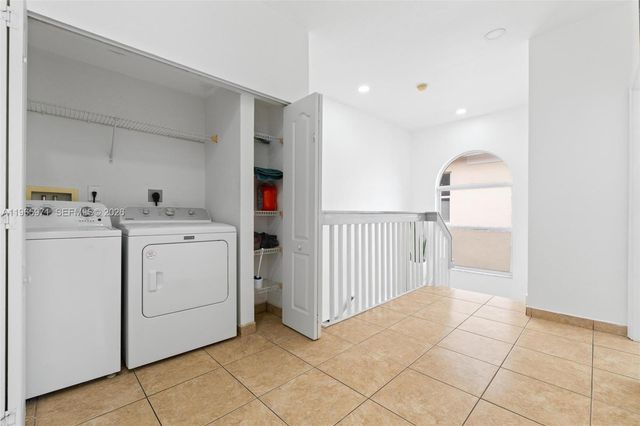 2328 NE 37th Ter, Homestead, FL 33033