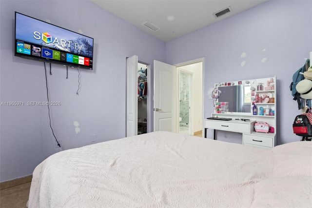 2328 NE 37th Ter, Homestead, FL 33033