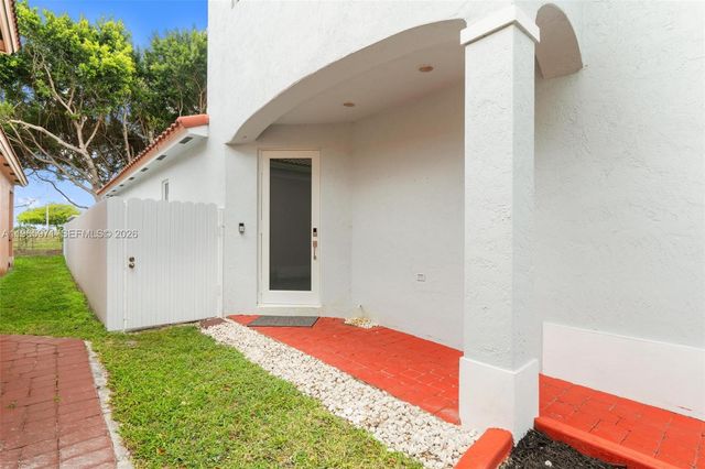 2328 NE 37th Ter, Homestead, FL 33033