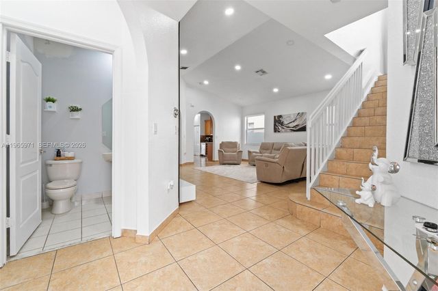 2328 NE 37th Ter, Homestead, FL 33033