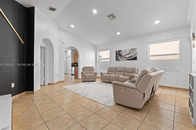 2328 NE 37th Ter, Homestead, FL 33033