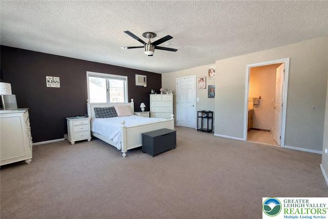 1060 Arbor Lane, Slatington Boro, PA 18080