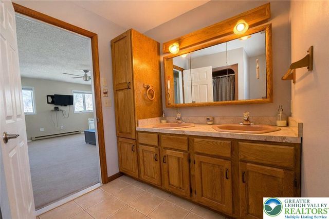 1060 Arbor Lane, Slatington Boro, PA 18080