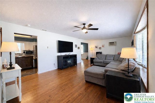 1060 Arbor Lane, Slatington Boro, PA 18080