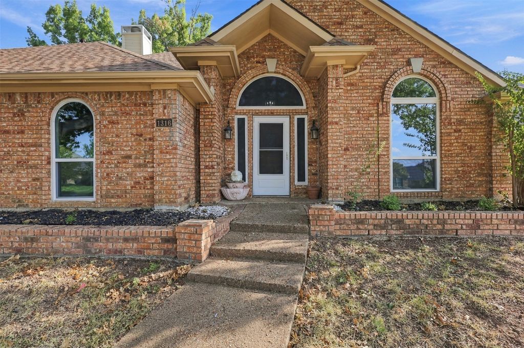 1316 Royal Palm Lane, Carrollton, TX 75007 — photo 3