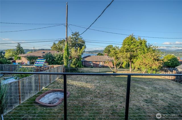 7716 S Mission Drive, Seattle, WA 98178