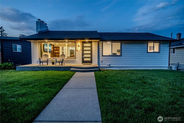 7716 S Mission Drive, Seattle, WA 98178