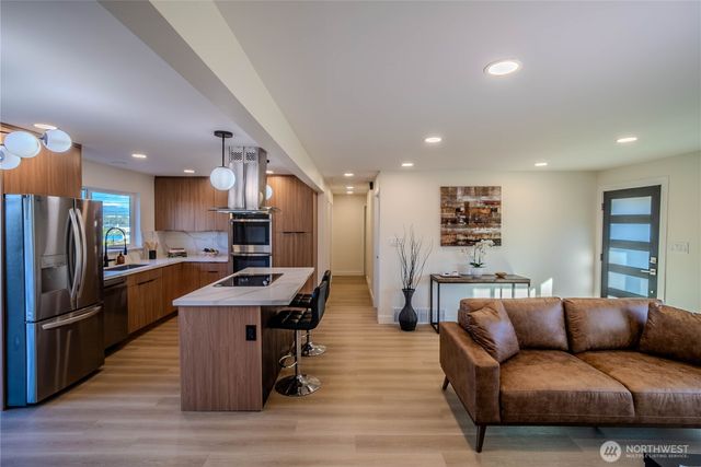 7716 S Mission Drive, Seattle, WA 98178