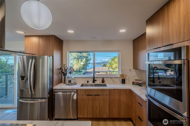 7716 S Mission Drive, Seattle, WA 98178
