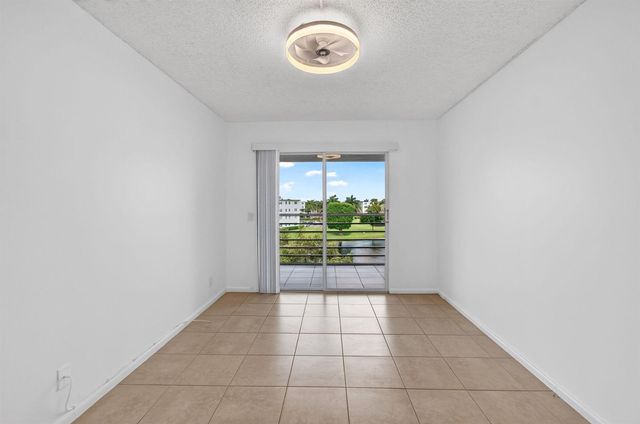4028 Hythe B, Boca Raton, FL 33434