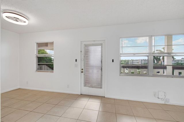 4028 Hythe B, Boca Raton, FL 33434