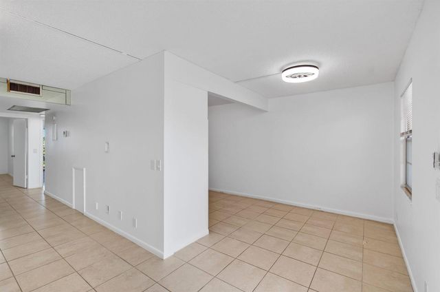 4028 Hythe B, Boca Raton, FL 33434