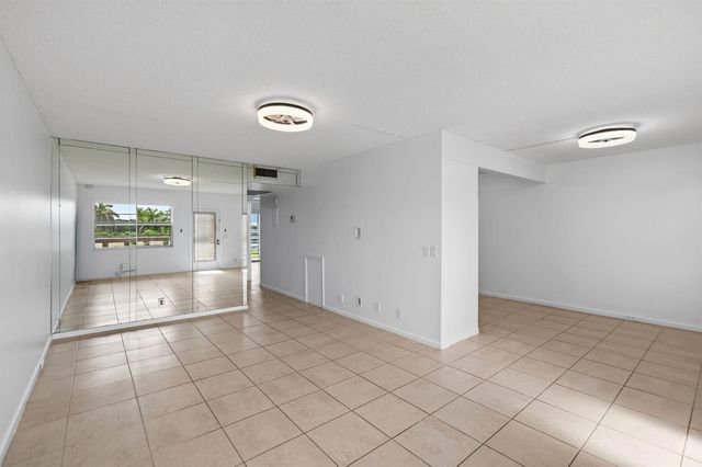 4028 Hythe B, Boca Raton, FL 33434