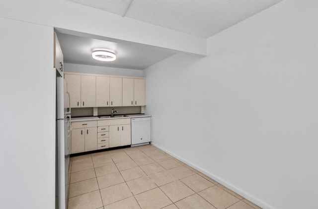 4028 Hythe B, Boca Raton, FL 33434