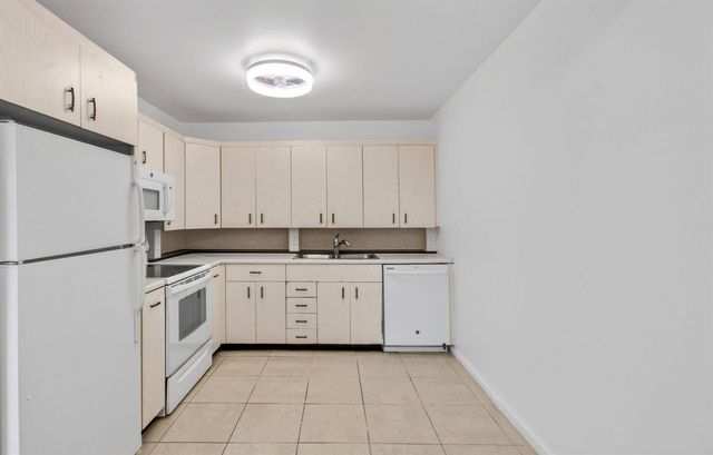 4028 Hythe B, Boca Raton, FL 33434