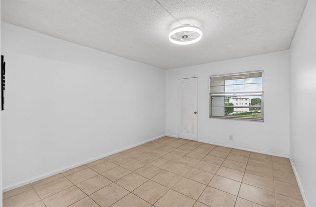 4028 Hythe B, Boca Raton, FL 33434