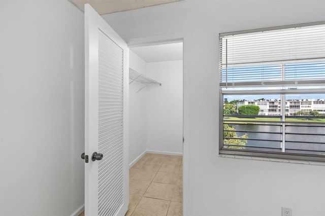 4028 Hythe B, Boca Raton, FL 33434