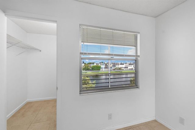 4028 Hythe B, Boca Raton, FL 33434