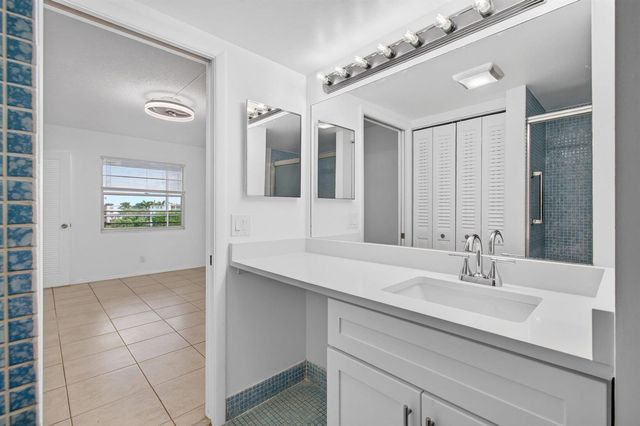 4028 Hythe B, Boca Raton, FL 33434