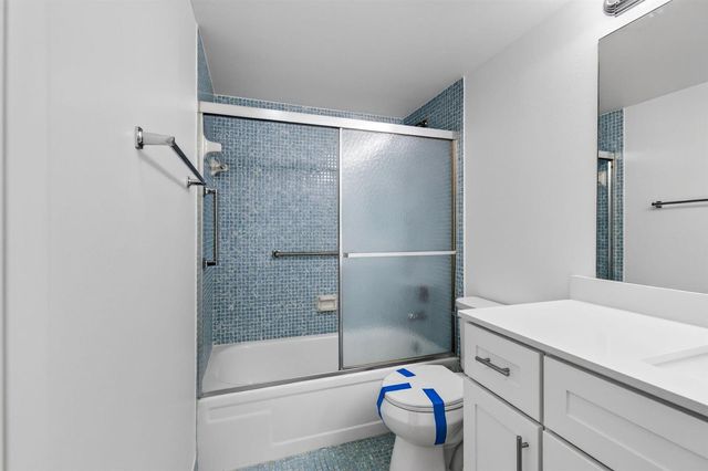 4028 Hythe B, Boca Raton, FL 33434