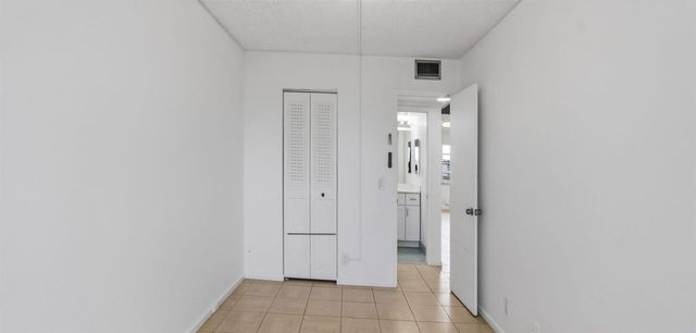 4028 Hythe B, Boca Raton, FL 33434