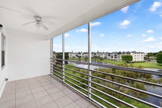 4028 Hythe B, Boca Raton, FL 33434