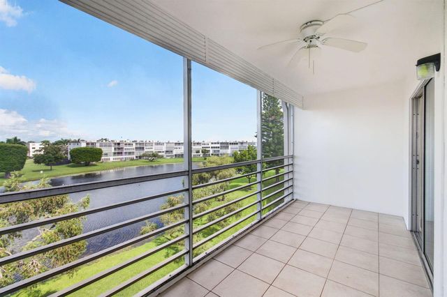 4028 Hythe B, Boca Raton, FL 33434