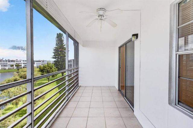 4028 Hythe B, Boca Raton, FL 33434