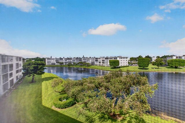 4028 Hythe B, Boca Raton, FL 33434