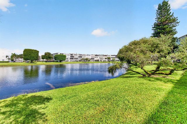 4028 Hythe B, Boca Raton, FL 33434
