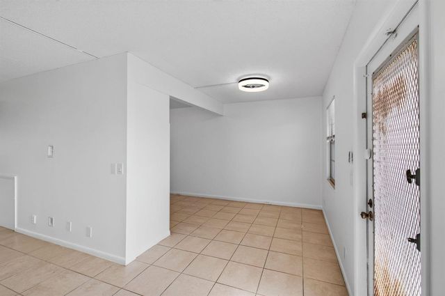 4028 Hythe B, Boca Raton, FL 33434