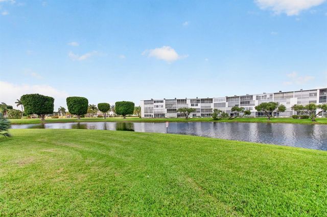 4028 Hythe B, Boca Raton, FL 33434