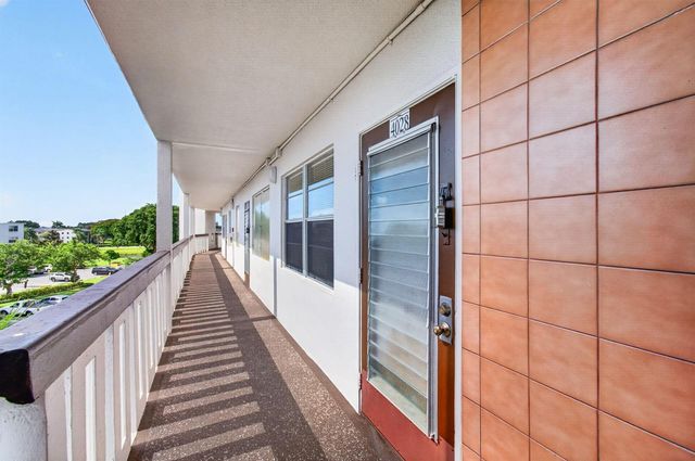 4028 Hythe B, Boca Raton, FL 33434