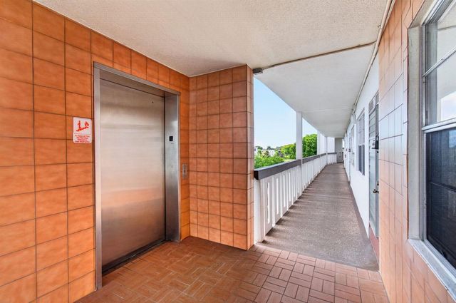 4028 Hythe B, Boca Raton, FL 33434
