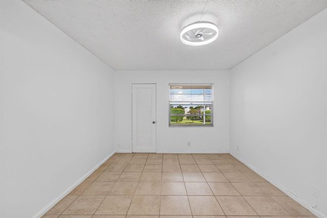 4028 Hythe B, Boca Raton, FL 33434