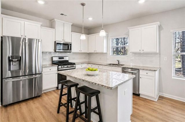 625 Clark Lake Estates Drive, Grayson, GA 30017