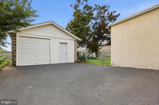 119 ENGLEWOOD RD, Upper Darby, PA 19082