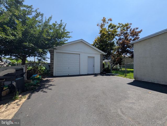 119 ENGLEWOOD RD, Upper Darby, PA 19082