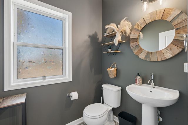 6615 Bluestem Way, Excelsior, MN 55331