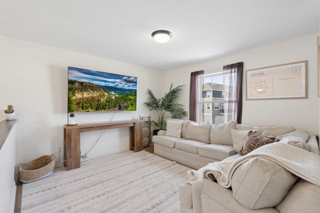 6615 Bluestem Way, Excelsior, MN 55331