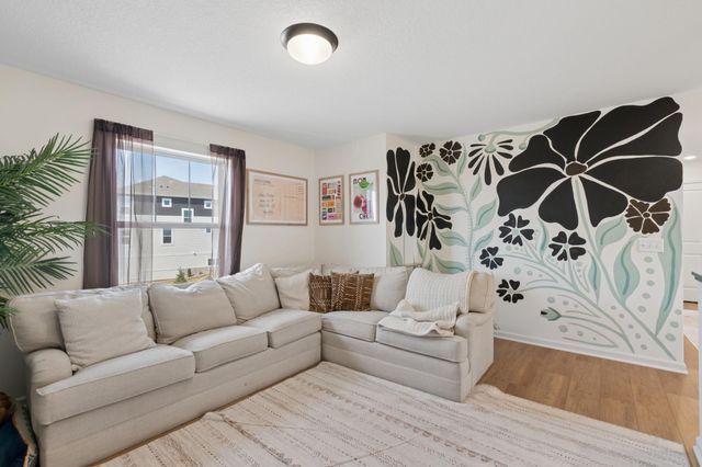 6615 Bluestem Way, Excelsior, MN 55331