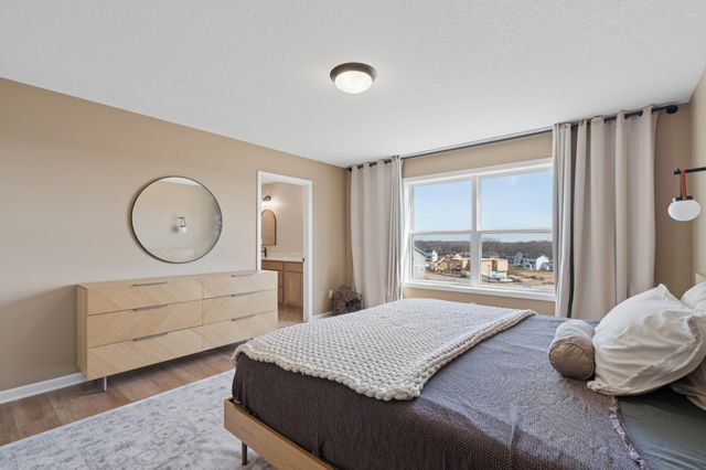 6615 Bluestem Way, Excelsior, MN 55331