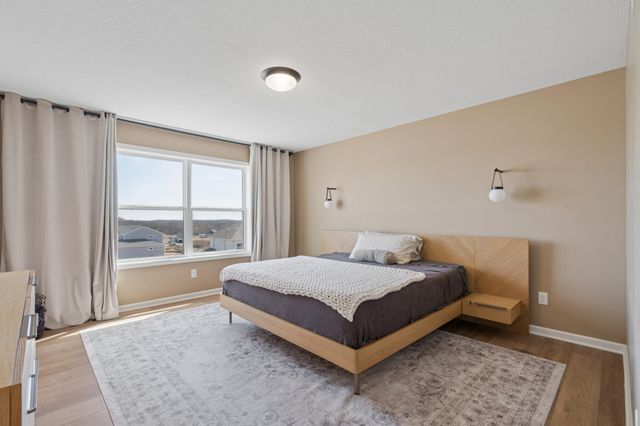 6615 Bluestem Way, Excelsior, MN 55331