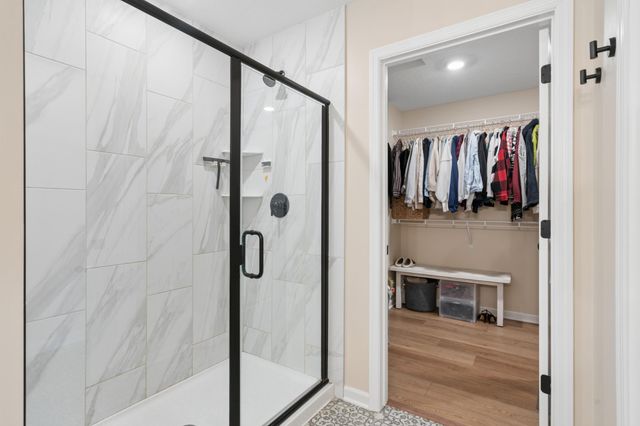 6615 Bluestem Way, Excelsior, MN 55331