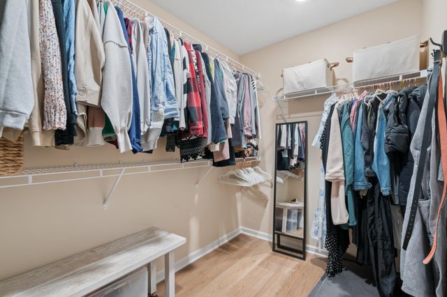 6615 Bluestem Way, Excelsior, MN 55331