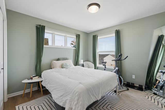 6615 Bluestem Way, Excelsior, MN 55331